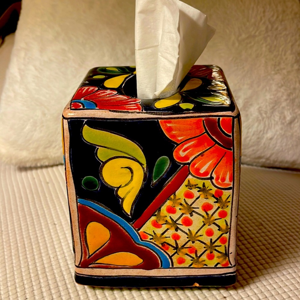 Mexican Talavera Pottery Hand Made Painted Tissue Box Cover